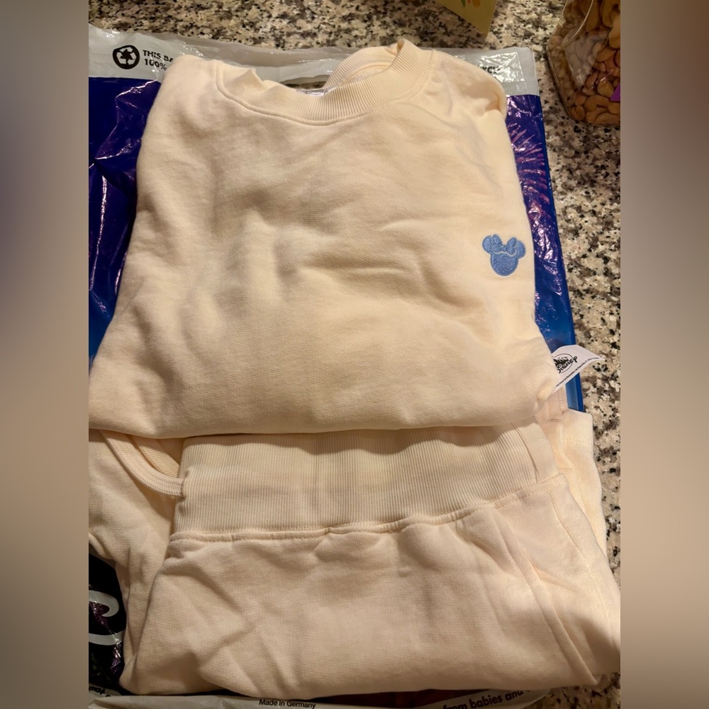 BNWT Disney World Set Minnie XL